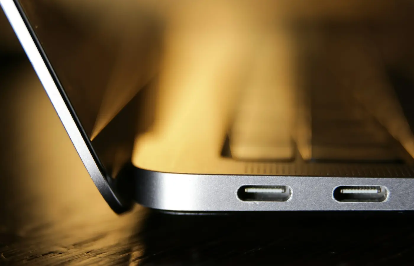 Laptop USB-C ports and cables